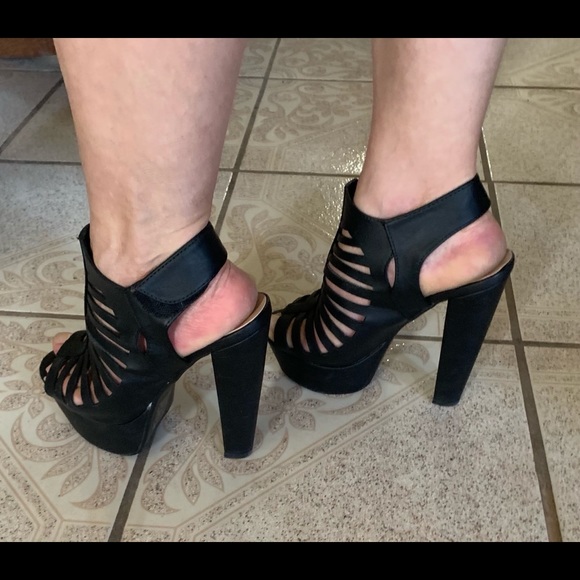 Women shoes size 6 - Picture 3 of 4